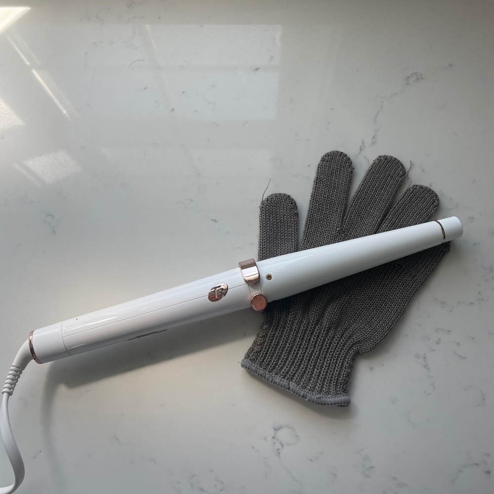 T3 White Curling Iron Wand with Heat Glove
